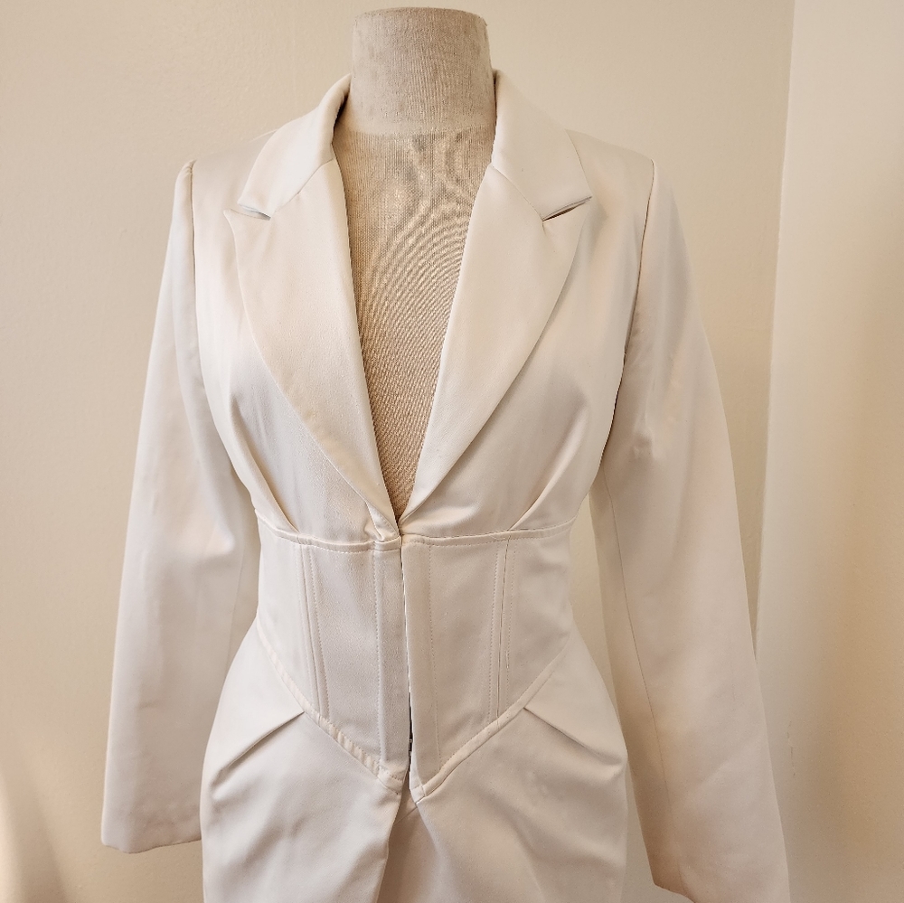 Womens AKIRA white blazer
